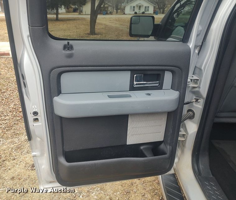 image for item MM9929 2013 Ford F150  SuperCrew pickup truck