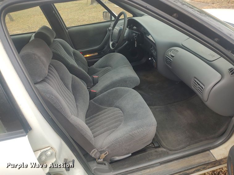 image for item MM9930 1999 Pontiac Bonneville