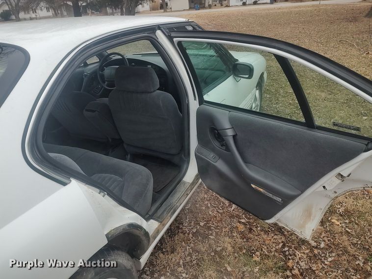 image for item MM9930 1999 Pontiac Bonneville