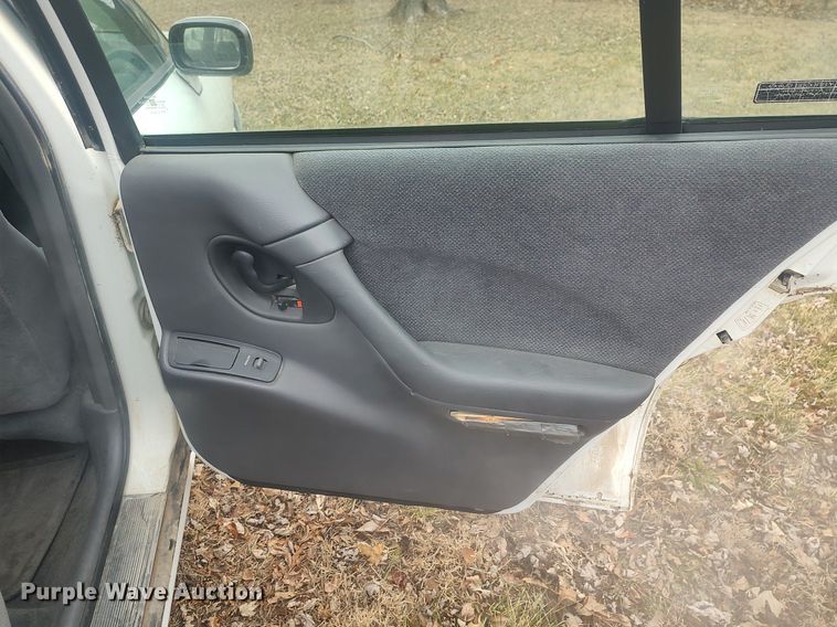 image for item MM9930 1999 Pontiac Bonneville