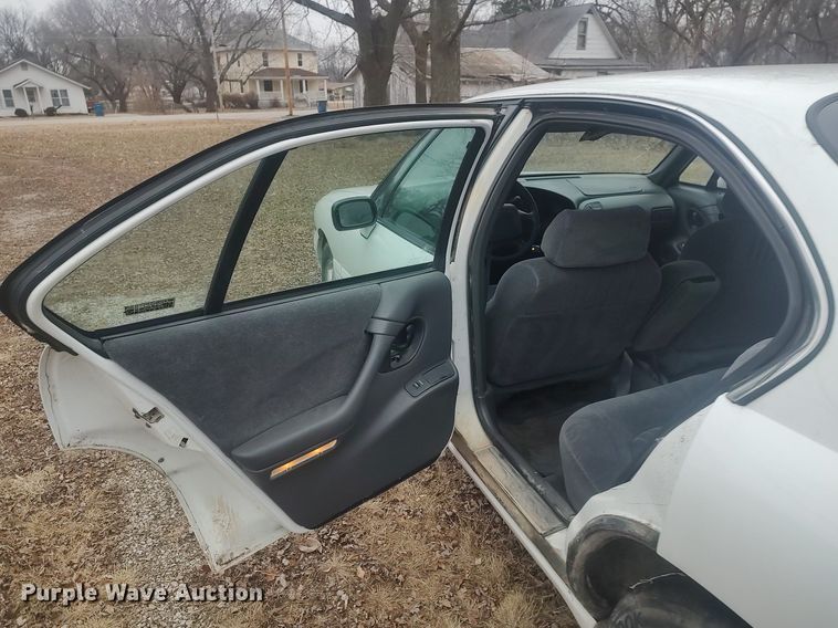 image for item MM9930 1999 Pontiac Bonneville