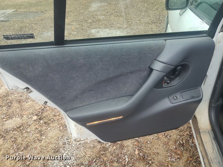 image for item MM9930 1999 Pontiac Bonneville