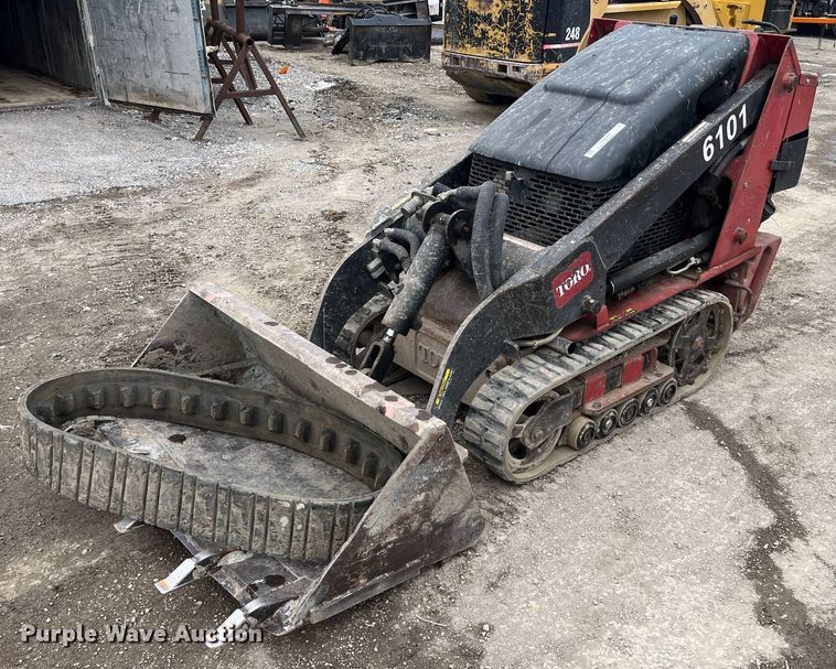 image for item MN9495 Toro Dingo TX420  compact utility loader