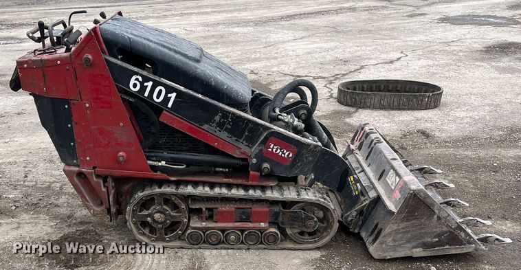 image for item MN9495 Toro Dingo TX420  compact utility loader