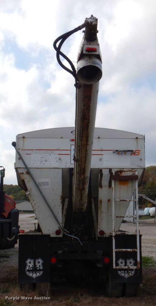 image for item MW9304 1995 White GMC WG  fertilizer delivery truck