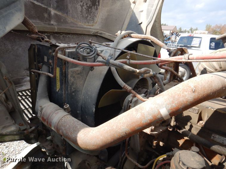 image for item MW9304 1995 White GMC WG  fertilizer delivery truck