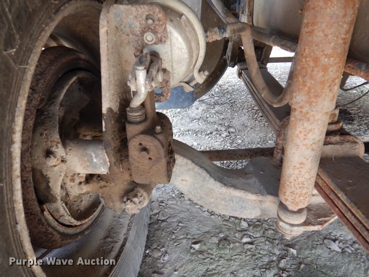 image for item MW9304 1995 White GMC WG  fertilizer delivery truck