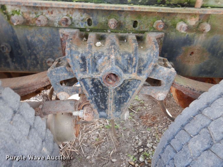 image for item MW9304 1995 White GMC WG  fertilizer delivery truck