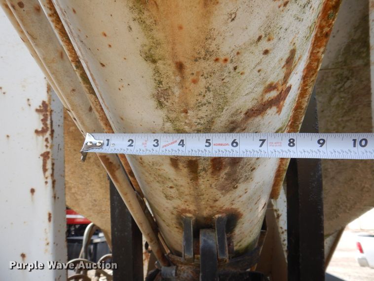 image for item MW9304 1995 White GMC WG  fertilizer delivery truck