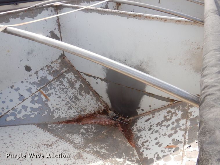 image for item MW9304 1995 White GMC WG  fertilizer delivery truck