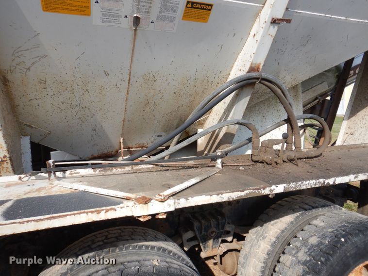 image for item MW9304 1995 White GMC WG  fertilizer delivery truck