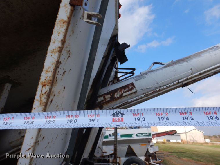 image for item MW9304 1995 White GMC WG  fertilizer delivery truck