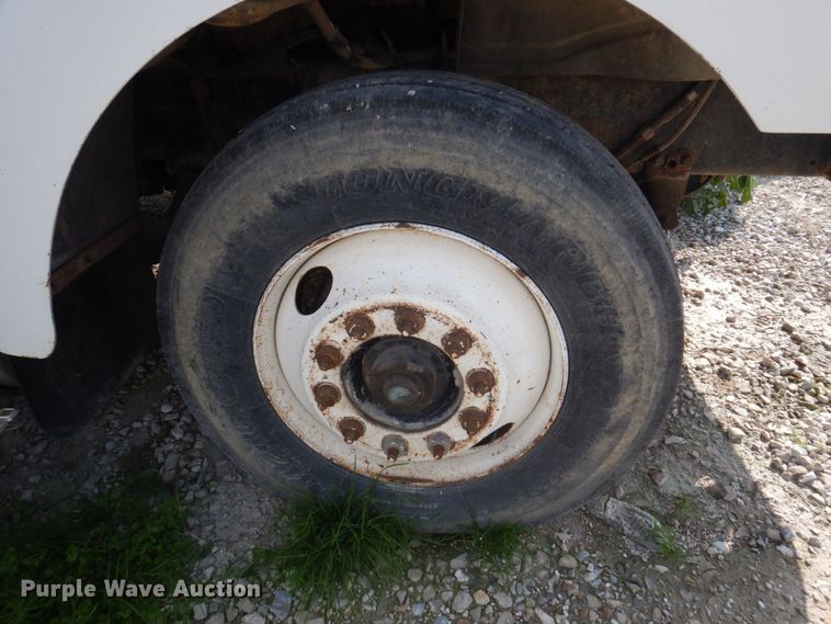 image for item MW9304 1995 White GMC WG  fertilizer delivery truck