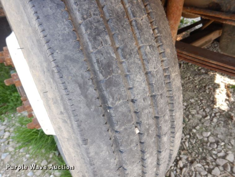 image for item MW9304 1995 White GMC WG  fertilizer delivery truck