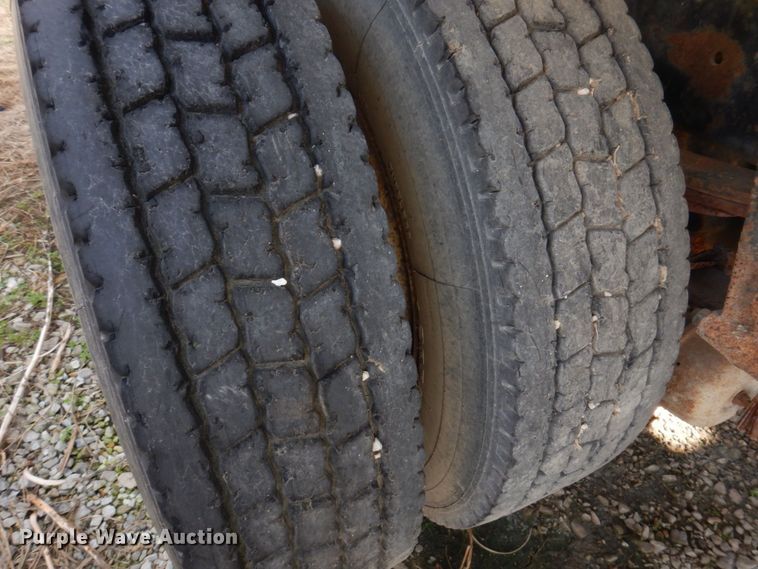 image for item MW9304 1995 White GMC WG  fertilizer delivery truck