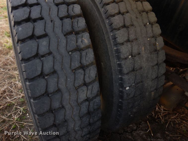 image for item MW9304 1995 White GMC WG  fertilizer delivery truck