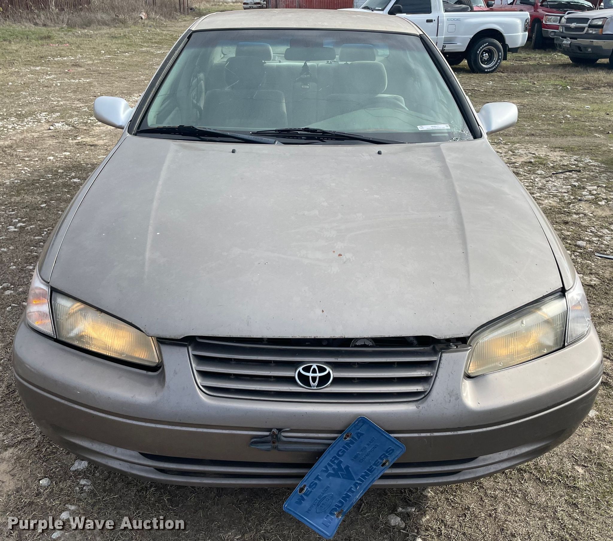1998 Toyota Camry in Ada, OK Item MI9617 sold Purple Wave