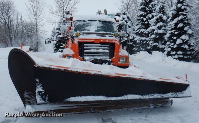 image for item AF9336 2003 Sterling LT9500  dump truck