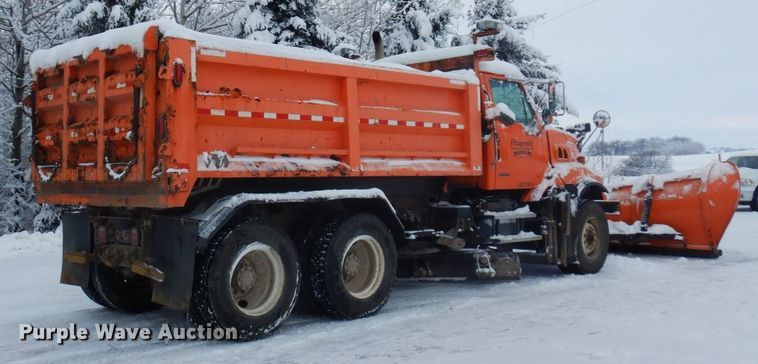 image for item AF9336 2003 Sterling LT9500  dump truck