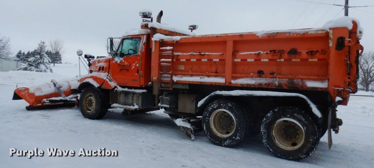 image for item AF9336 2003 Sterling LT9500  dump truck