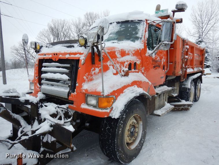 image for item AF9336 2003 Sterling LT9500  dump truck