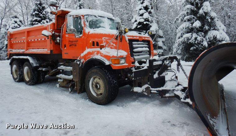 image for item AF9336 2003 Sterling LT9500  dump truck