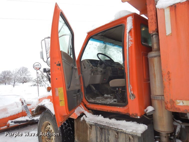 image for item AF9336 2003 Sterling LT9500  dump truck