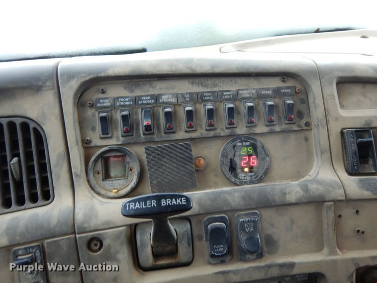 image for item AF9336 2003 Sterling LT9500  dump truck