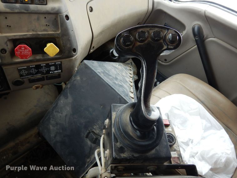 image for item AF9336 2003 Sterling LT9500  dump truck