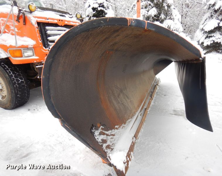 image for item AF9336 2003 Sterling LT9500  dump truck