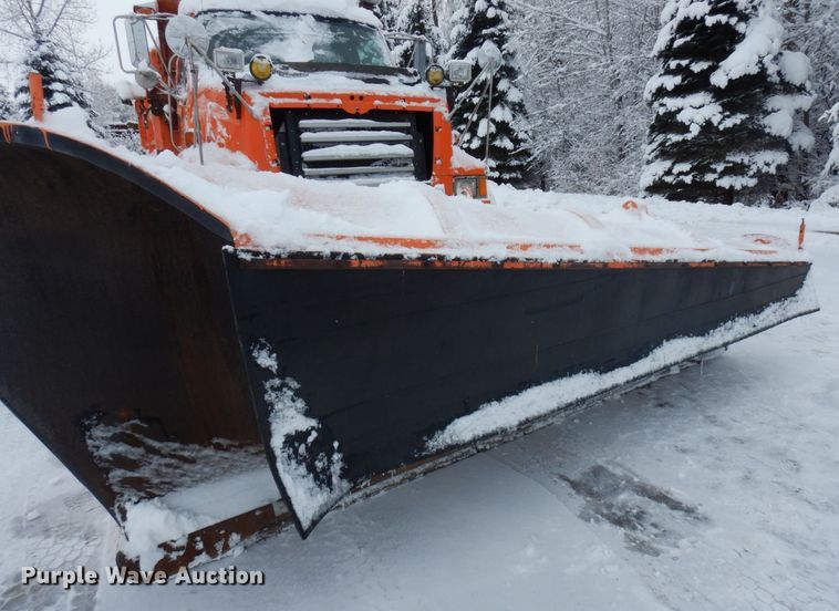 image for item AF9336 2003 Sterling LT9500  dump truck