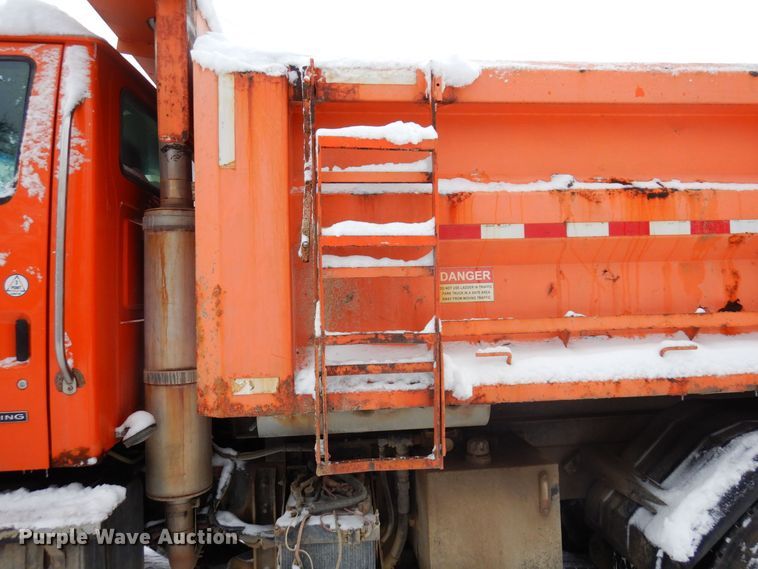 image for item AF9336 2003 Sterling LT9500  dump truck