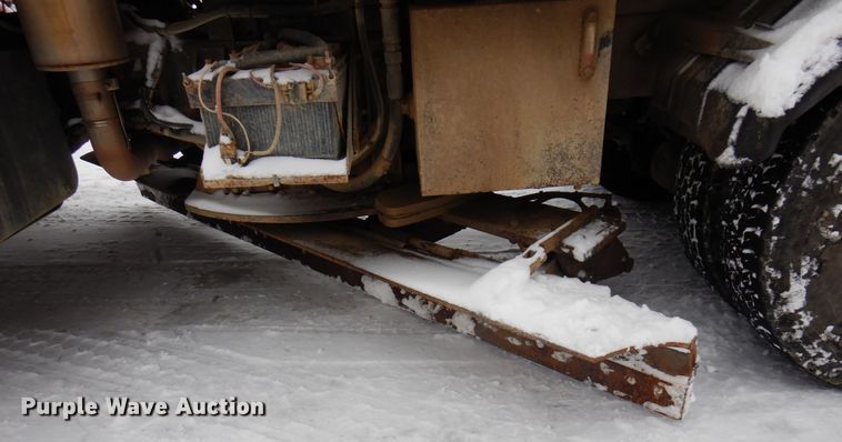 image for item AF9336 2003 Sterling LT9500  dump truck