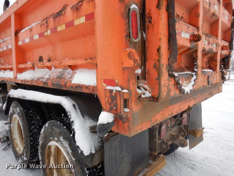 image for item AF9336 2003 Sterling LT9500  dump truck