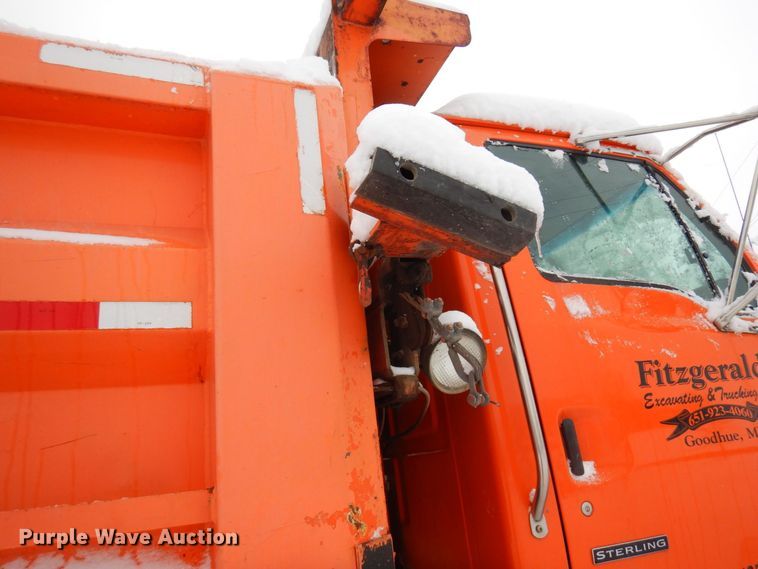 image for item AF9336 2003 Sterling LT9500  dump truck