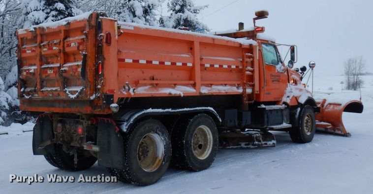 image for item AF9337 2002 Sterling LT9500  dump truck