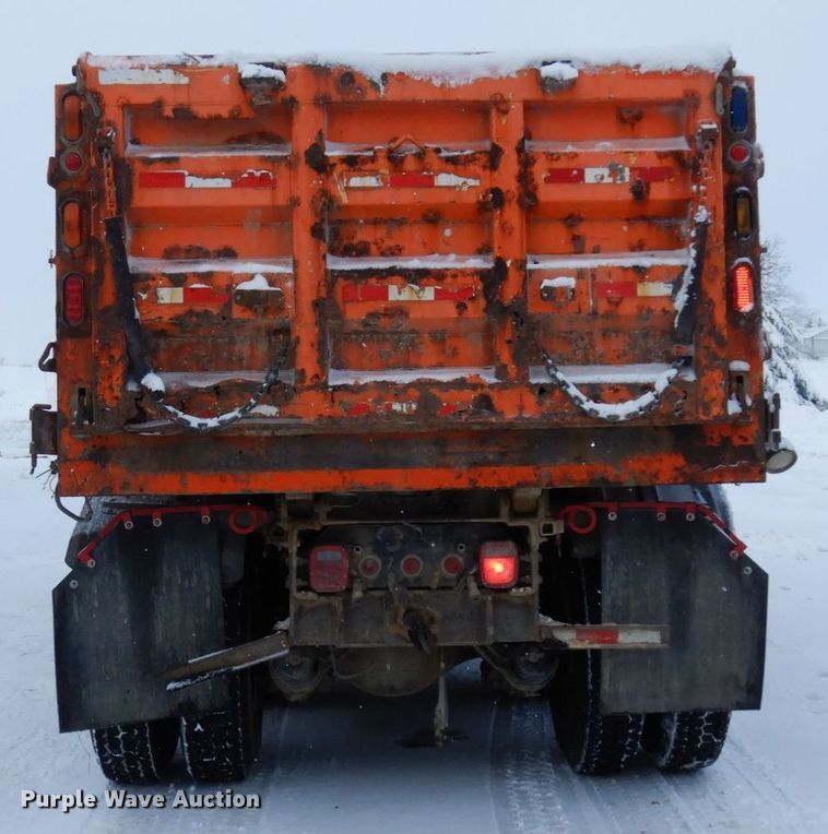 image for item AF9337 2002 Sterling LT9500  dump truck