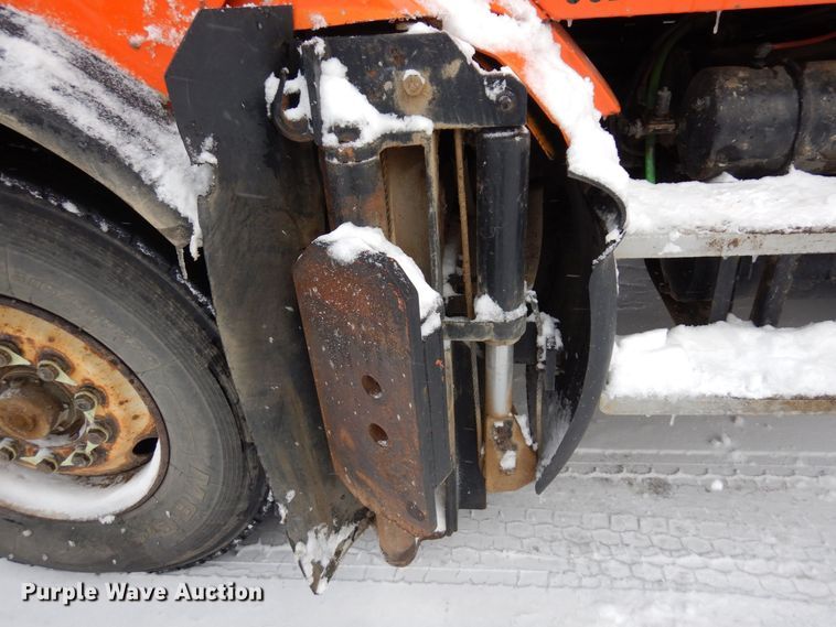 image for item AF9337 2002 Sterling LT9500  dump truck