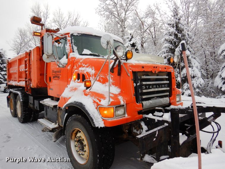 image for item AF9337 2002 Sterling LT9500  dump truck