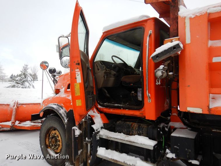 image for item AF9337 2002 Sterling LT9500  dump truck