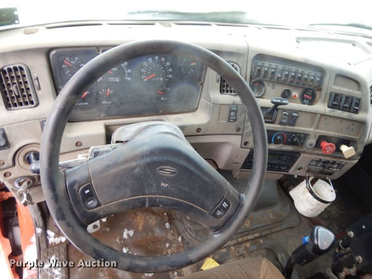 image for item AF9337 2002 Sterling LT9500  dump truck