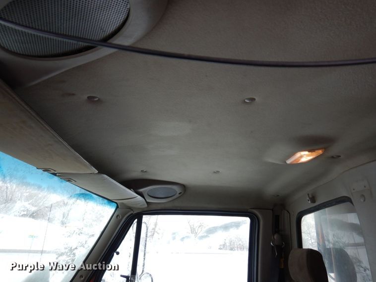 image for item AF9337 2002 Sterling LT9500  dump truck