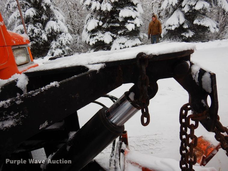 image for item AF9337 2002 Sterling LT9500  dump truck