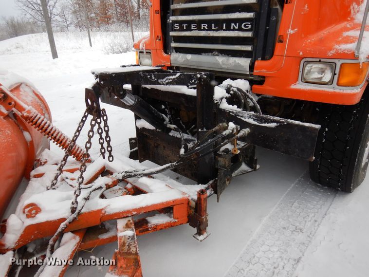 image for item AF9337 2002 Sterling LT9500  dump truck