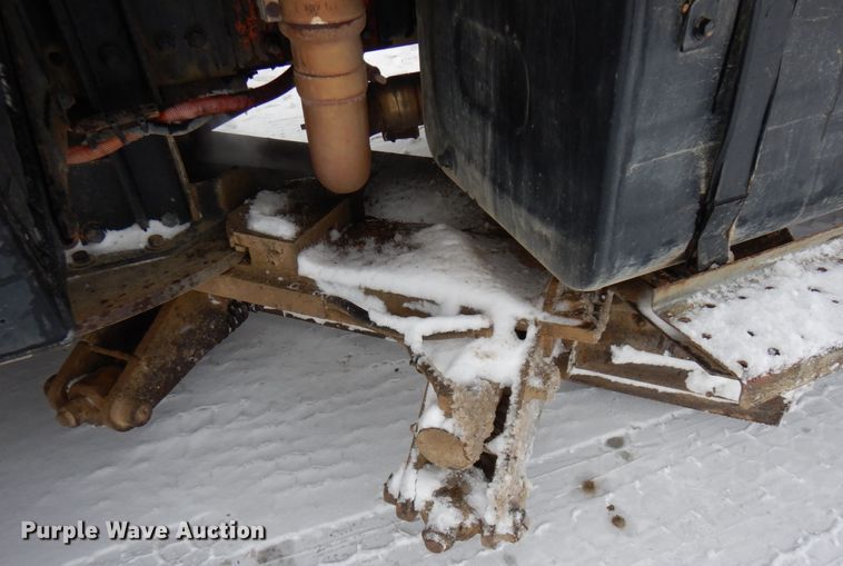 image for item AF9337 2002 Sterling LT9500  dump truck