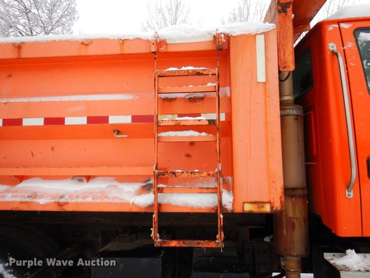 image for item AF9337 2002 Sterling LT9500  dump truck