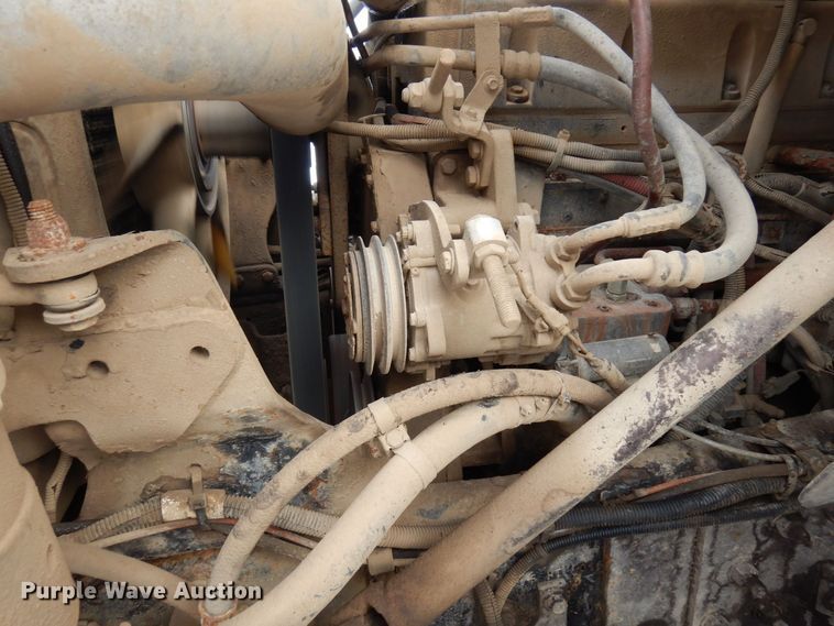 image for item AF9337 2002 Sterling LT9500  dump truck