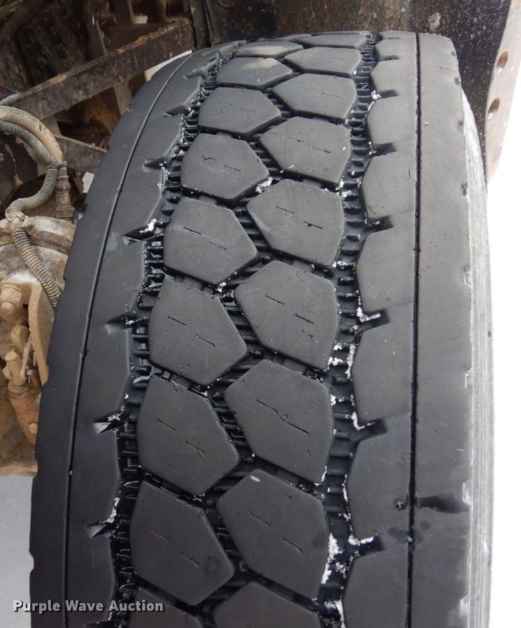 image for item AF9337 2002 Sterling LT9500  dump truck