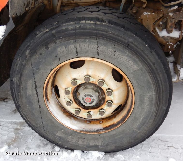 image for item AF9337 2002 Sterling LT9500  dump truck