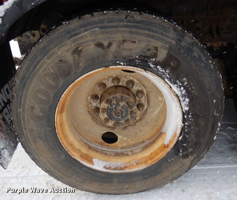 image for item AF9337 2002 Sterling LT9500  dump truck